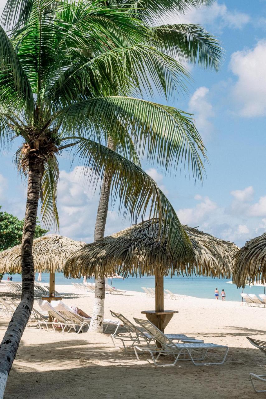 Caribbean Club Boutique Hotel, Grand Cayman Dog City Exterior foto